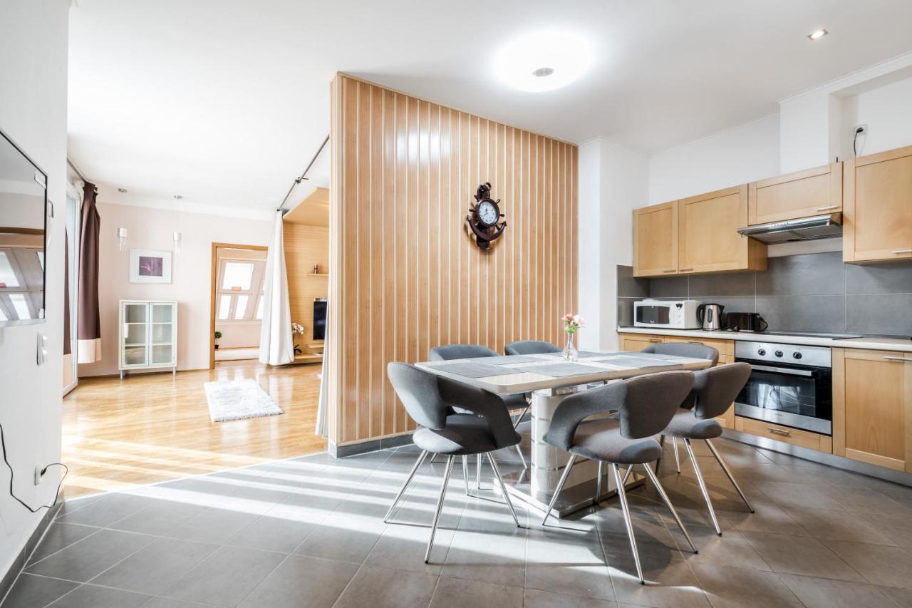 Bpr Timber Loft Home With Balcony Budapeste Exterior foto