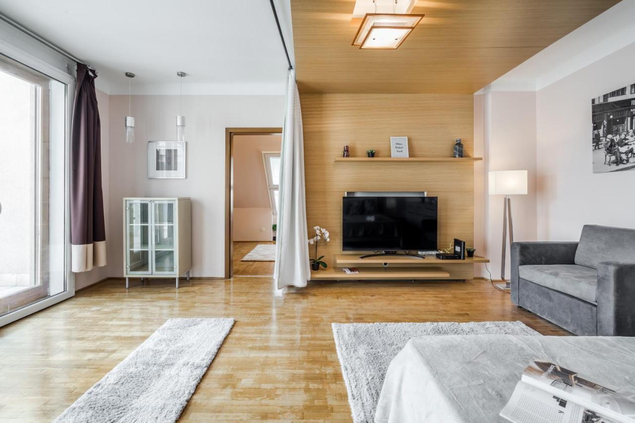 Bpr Timber Loft Home With Balcony Budapeste Exterior foto